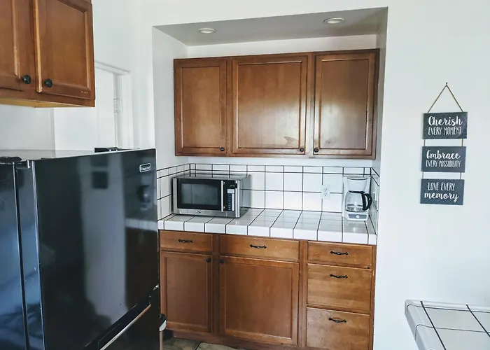 Centrally Located 2 Master Bedrooms To Explore All San Diego Has To Offer